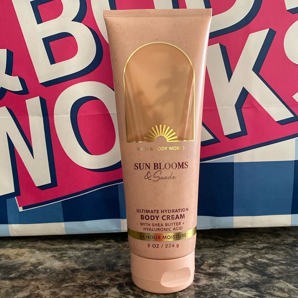 Bath & Body Works Sun Blooms & Suede body cream - Picture 1 of 4